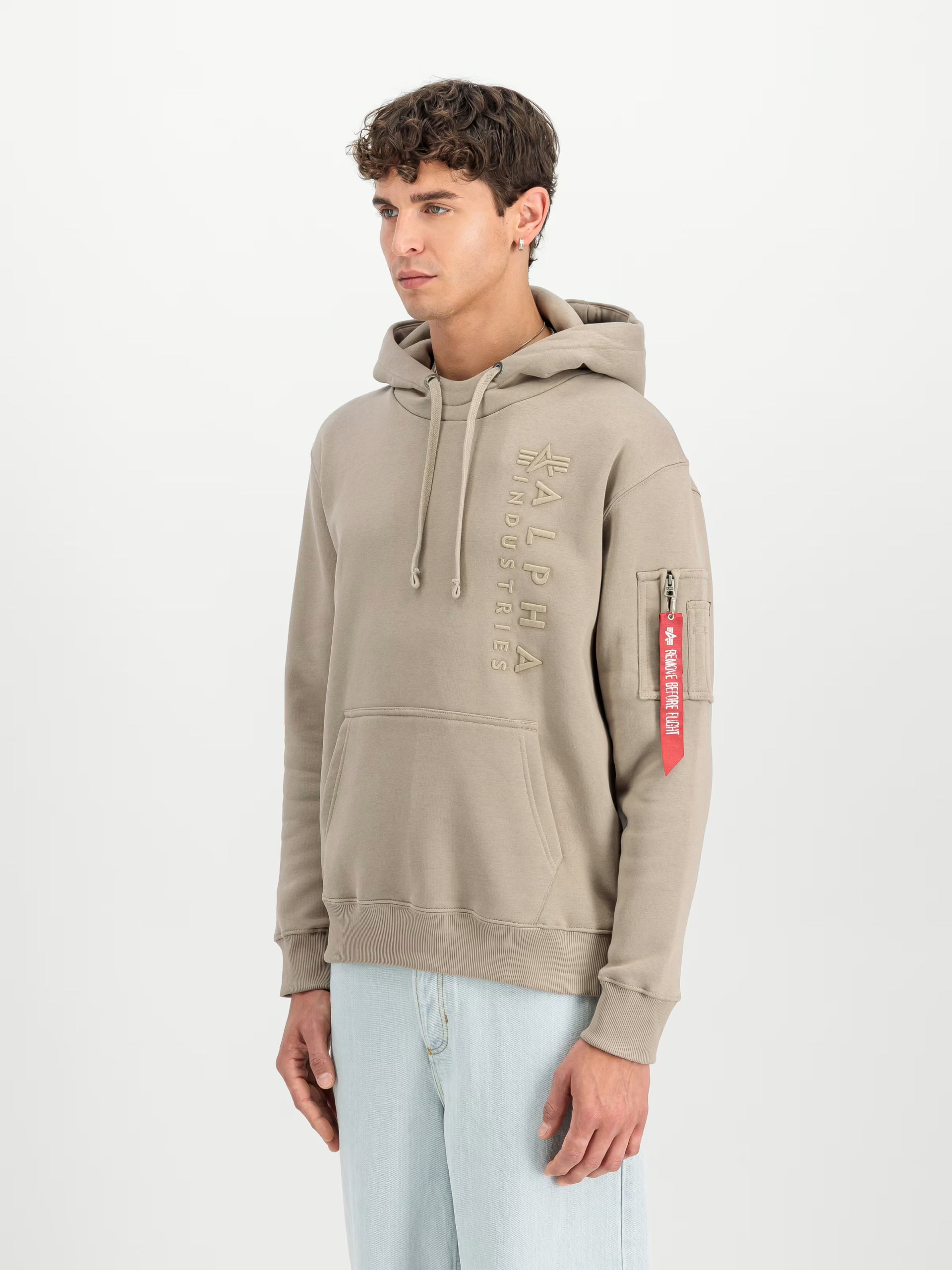 Alpha Industries duks